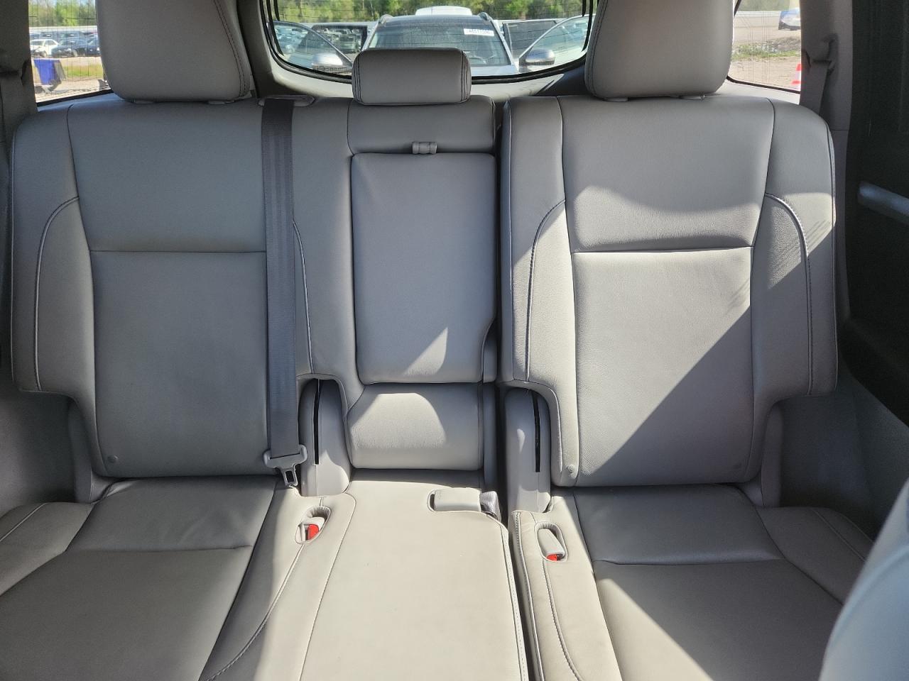 2016 TOYOTA HIGHLANDER XLE photo 19