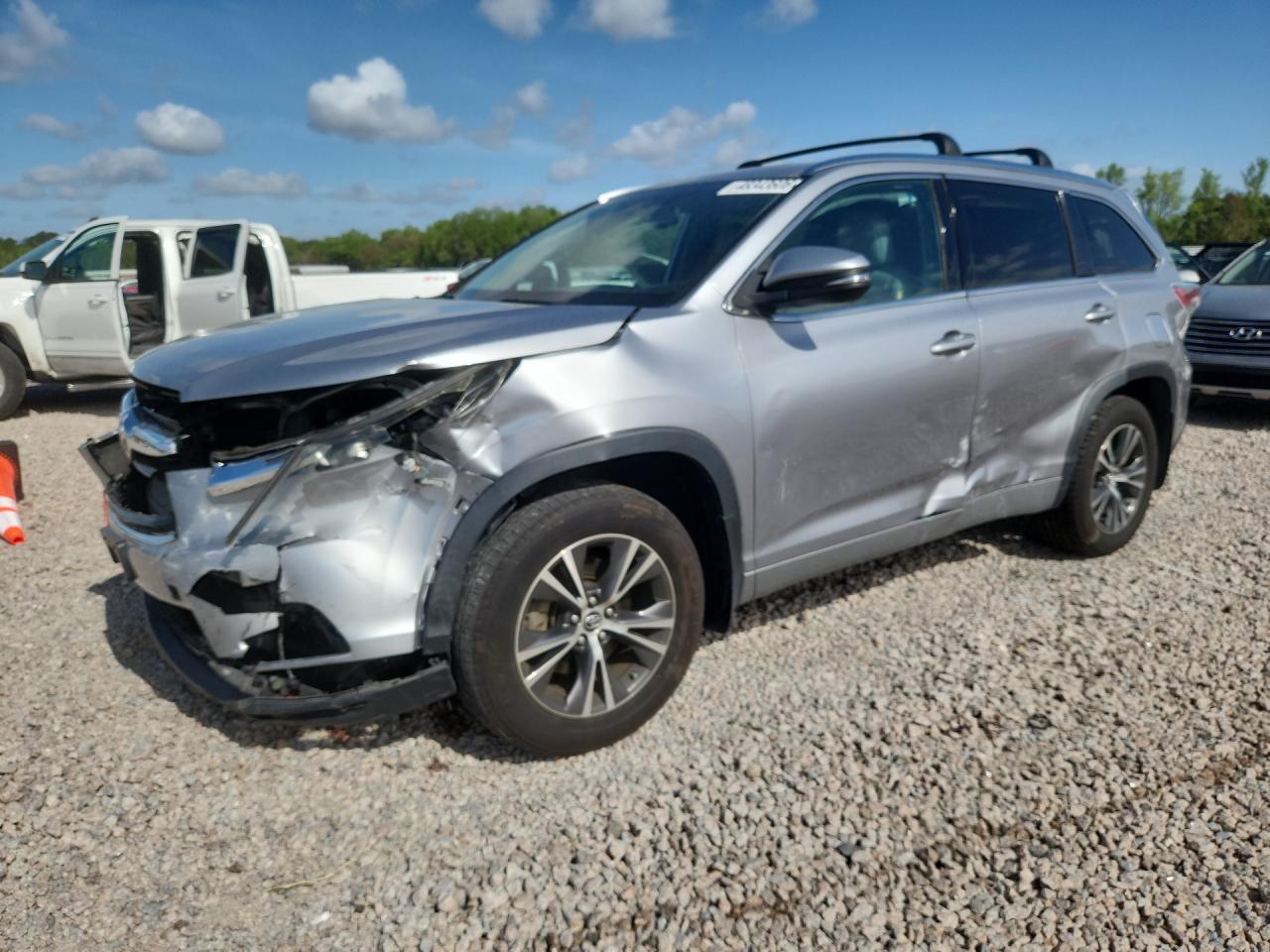 2016 TOYOTA HIGHLANDER