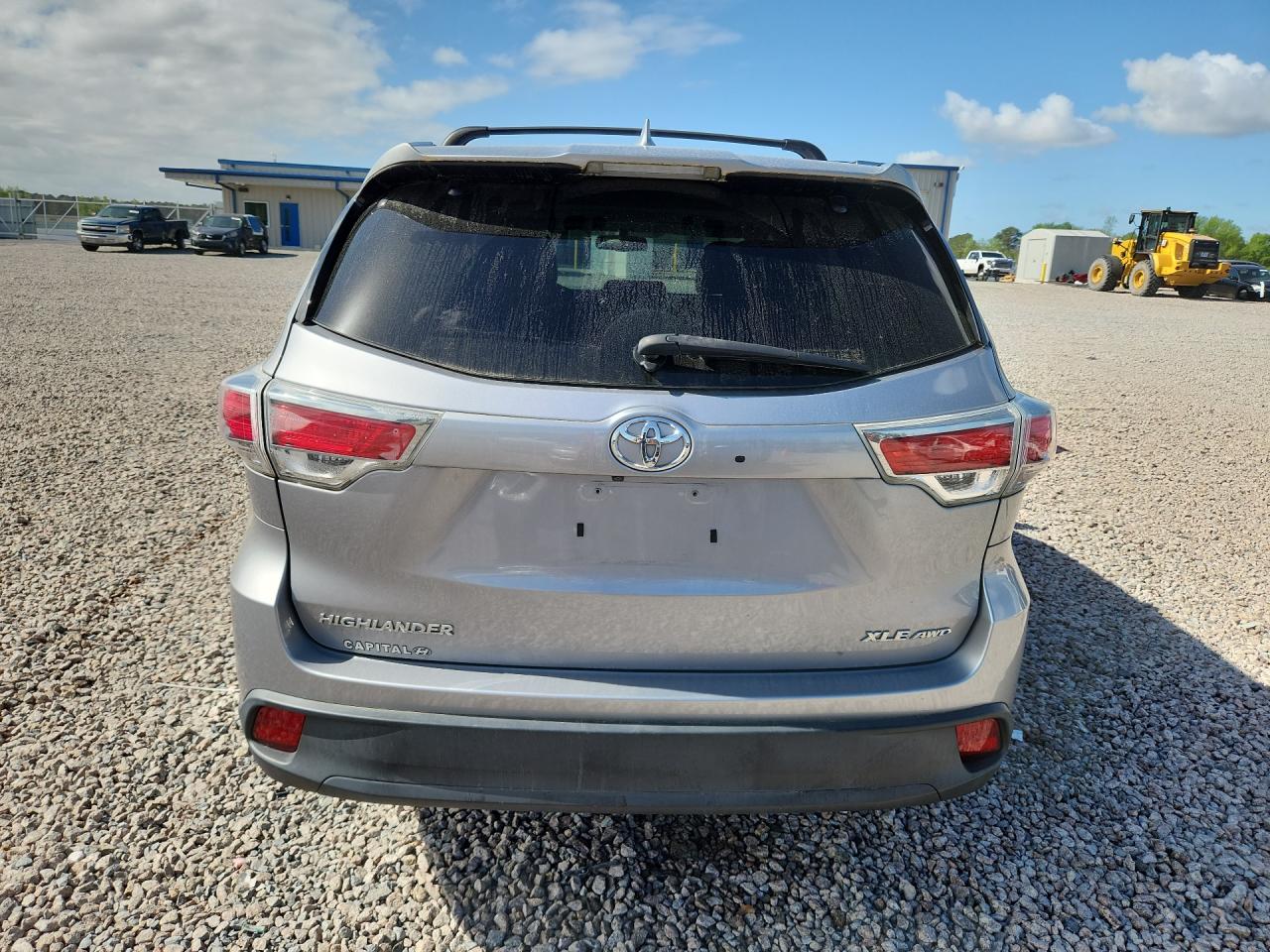 2016 TOYOTA HIGHLANDER XLE photo 11