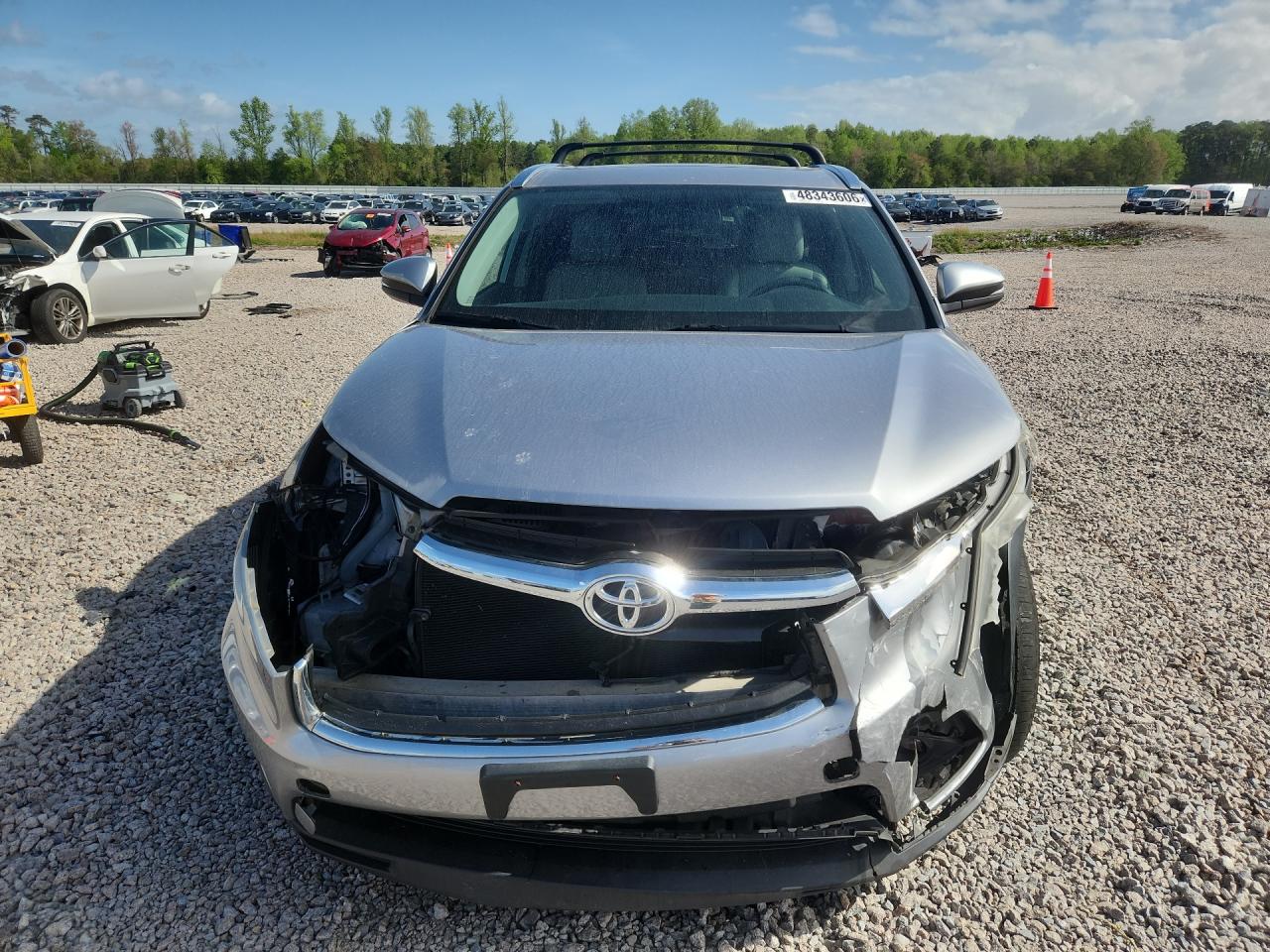 2016 TOYOTA HIGHLANDER XLE photo 9