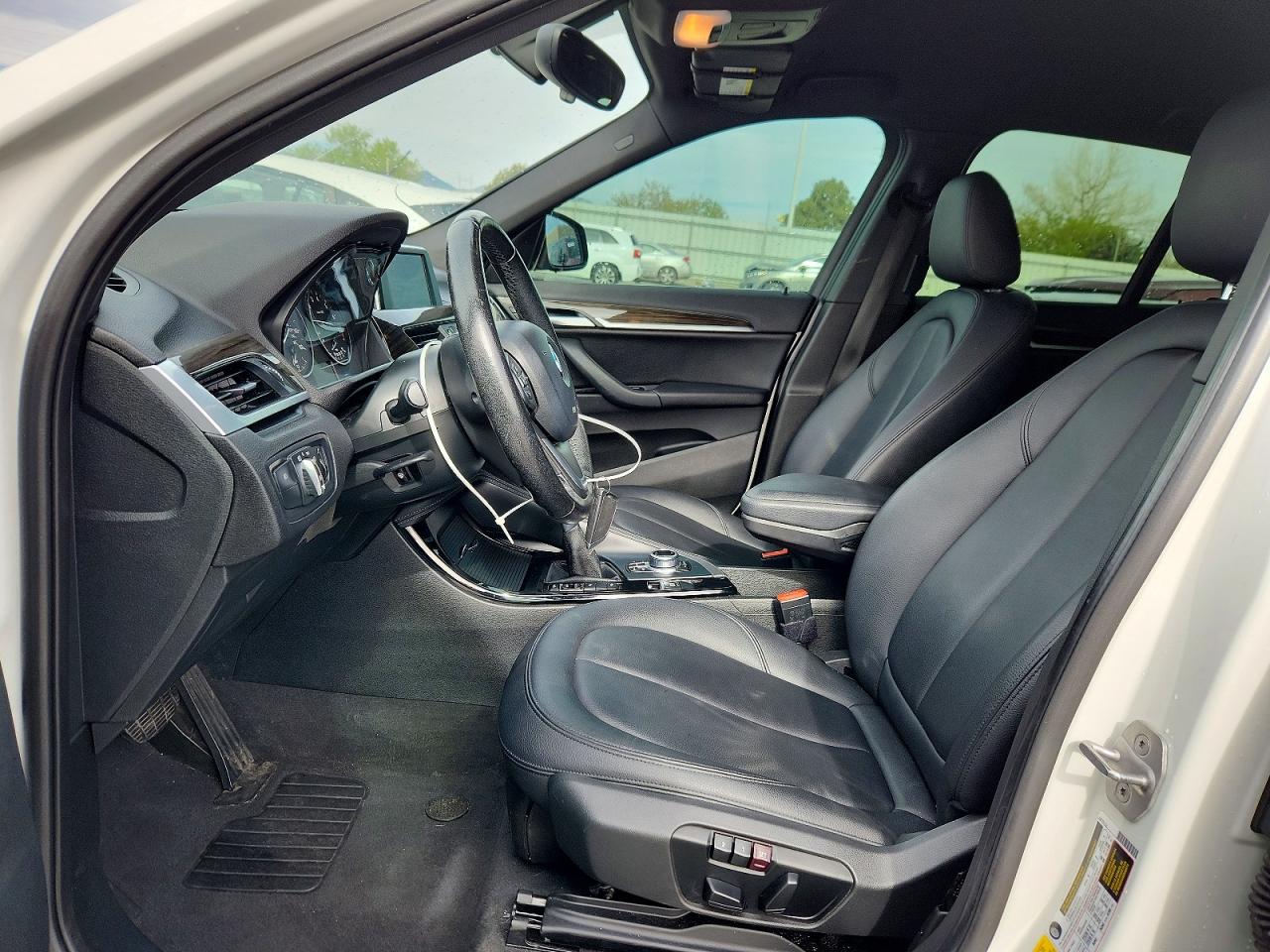 2016 BMW X1 XDRIVE28I photo 13