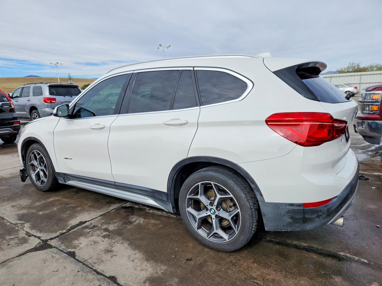 2016 BMW X1 XDRIVE28I photo 3