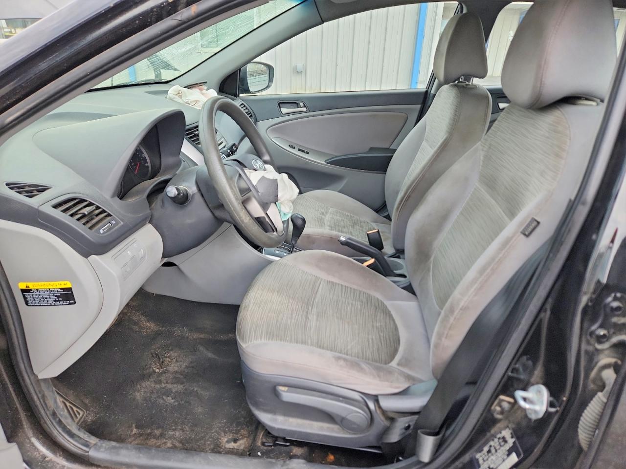 2017 HYUNDAI ACCENT SE photo 13