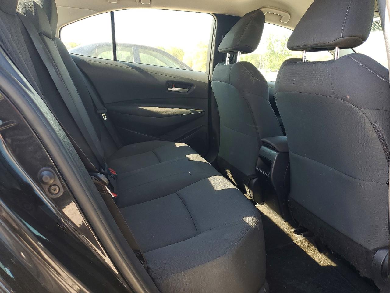 2020 TOYOTA COROLLA LE photo 19