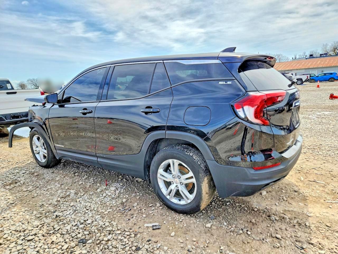 2019 GMC TERRAIN SLE photo 3