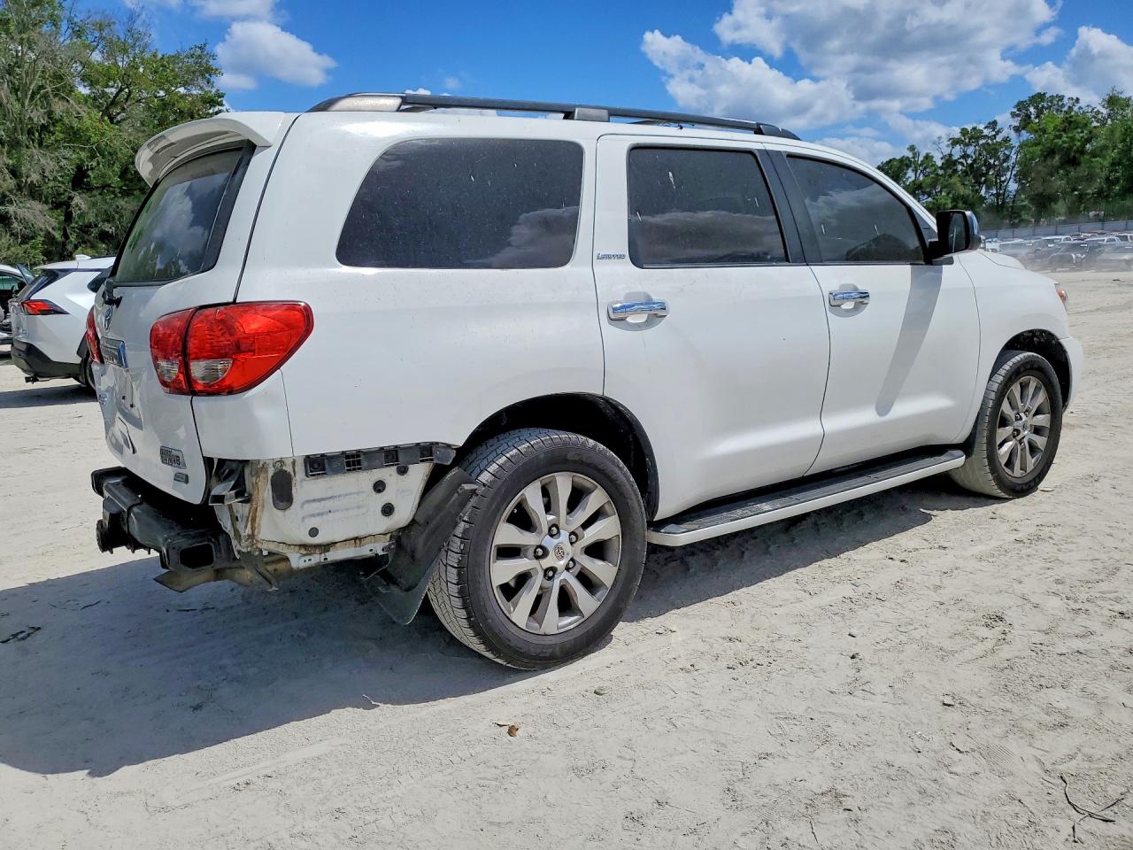 2015 TOYOTA SEQUOIA LIMITED photo 3