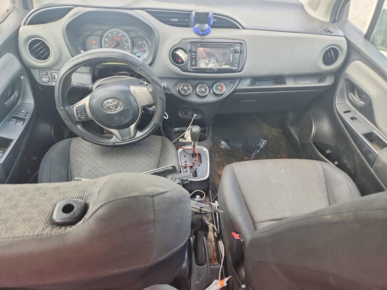 2015 TOYOTA YARIS 3-DOOR LE photo 8