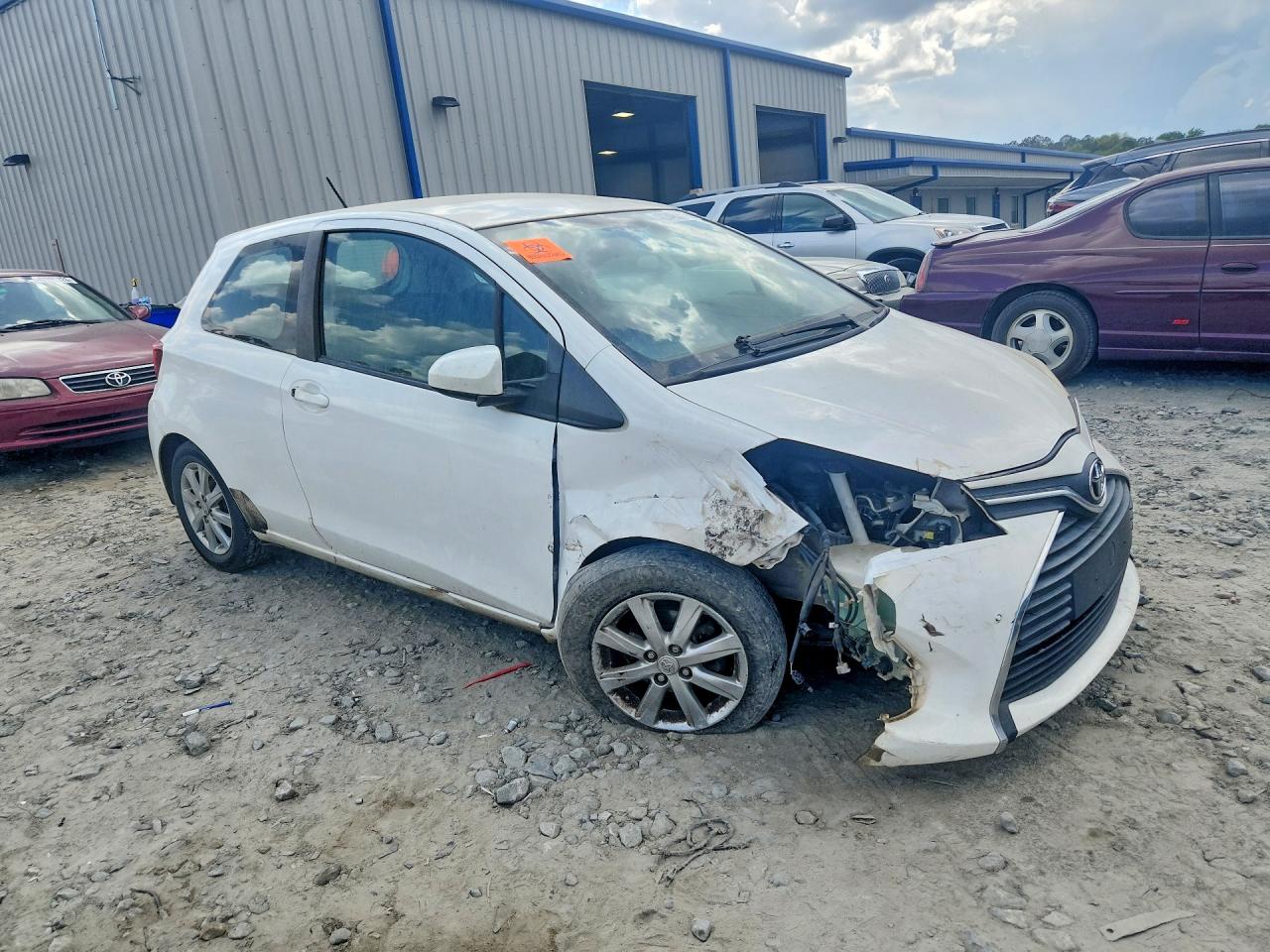 2015 TOYOTA YARIS 3-DOOR LE photo 4