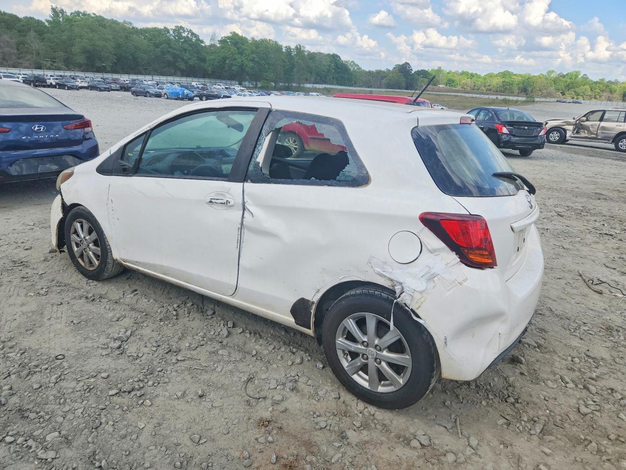 2015 TOYOTA YARIS 3-DOOR LE photo 2