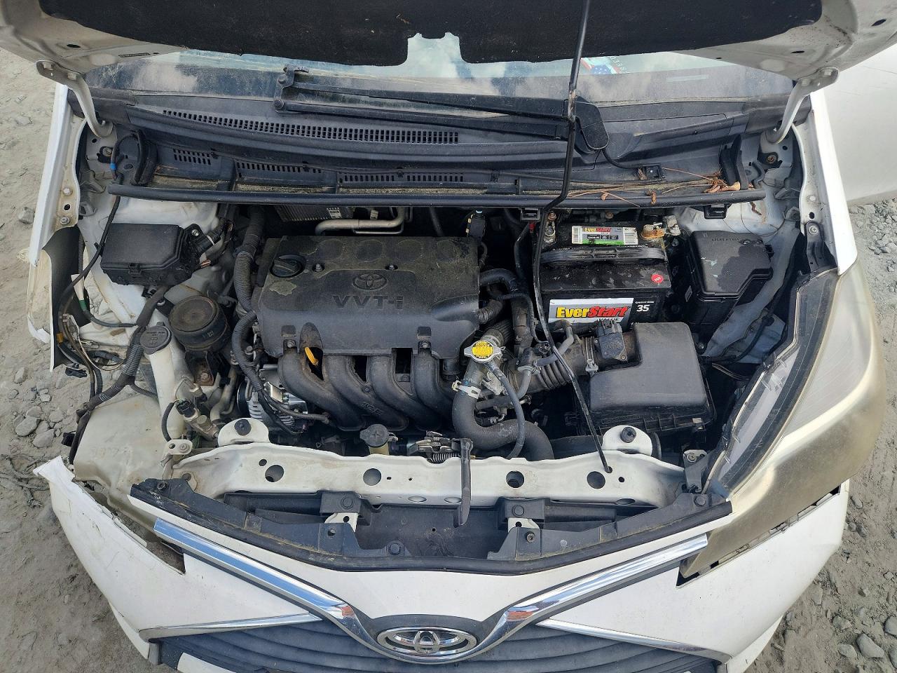 2015 TOYOTA YARIS 3-DOOR LE photo 12