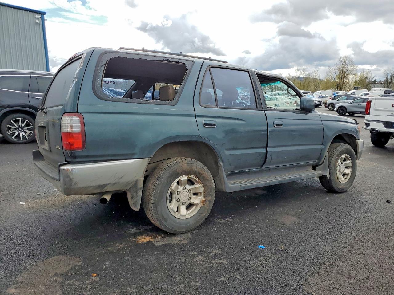 1996 TOYOTA 4RUNNER SR5 photo 5