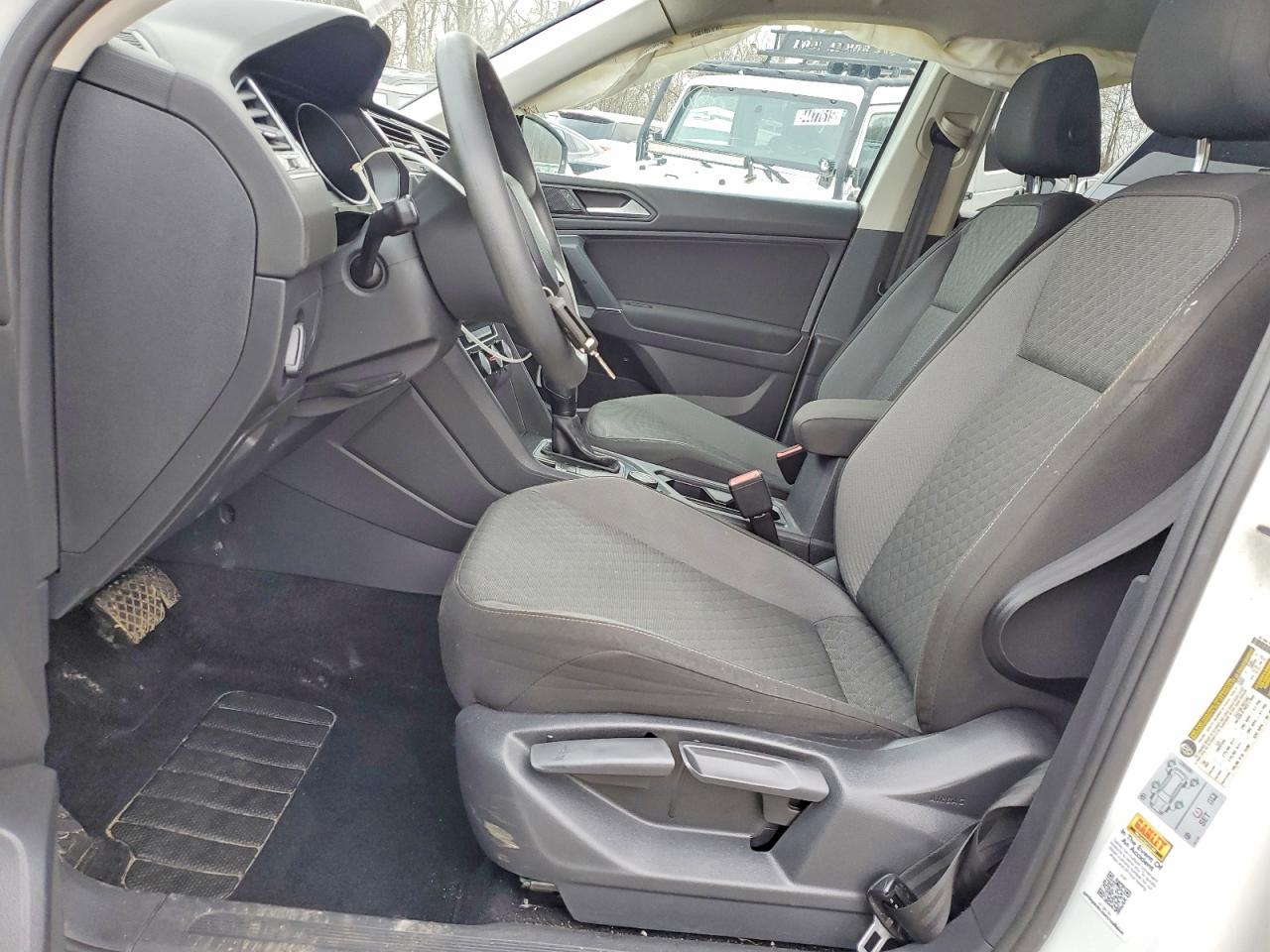 2020 VOLKSWAGEN TIGUAN S photo 19