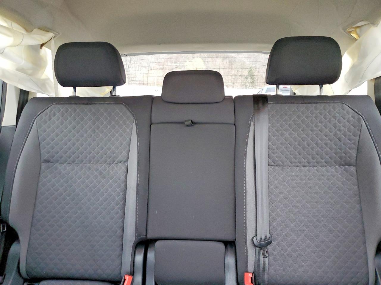 2020 VOLKSWAGEN TIGUAN S photo 28