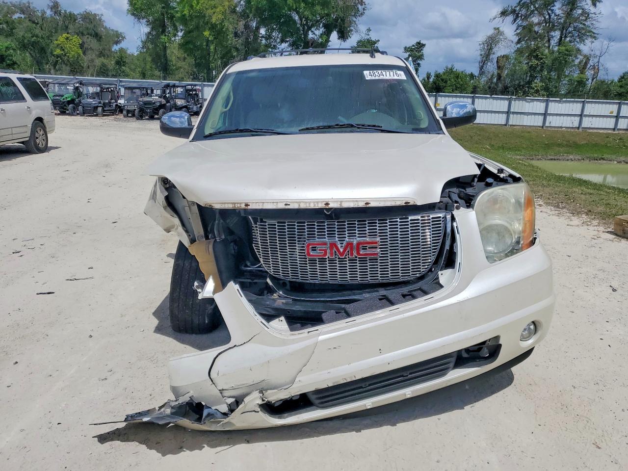 2011 GMC YUKON XL C1500 SLT photo 9