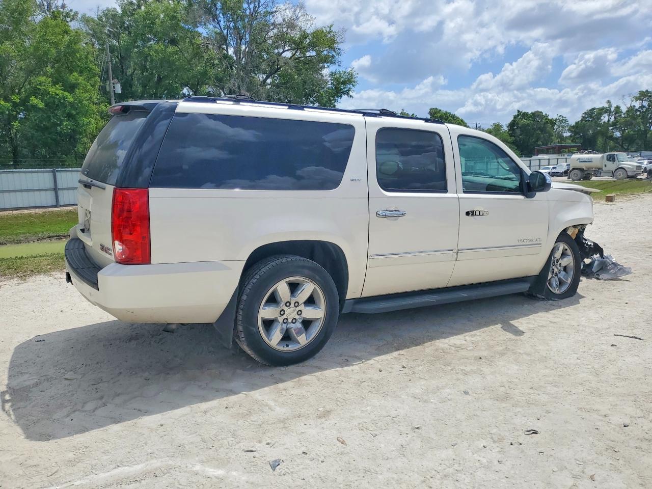 2011 GMC YUKON XL C1500 SLT photo 5