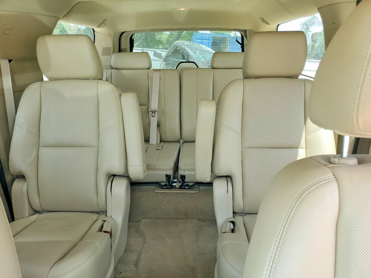 2011 GMC YUKON XL C1500 SLT photo 19