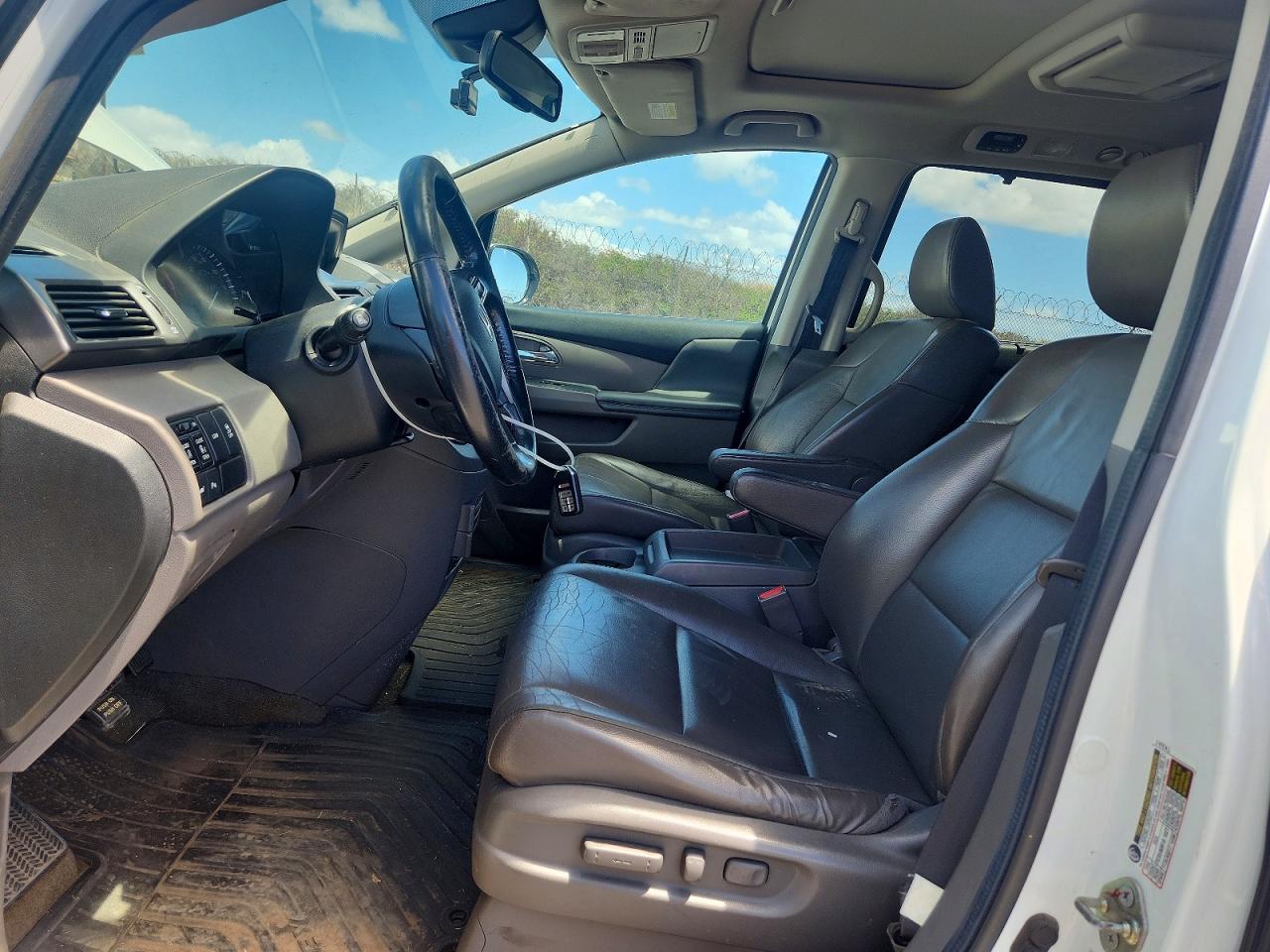 2014 HONDA ODYSSEY TOURING photo 13