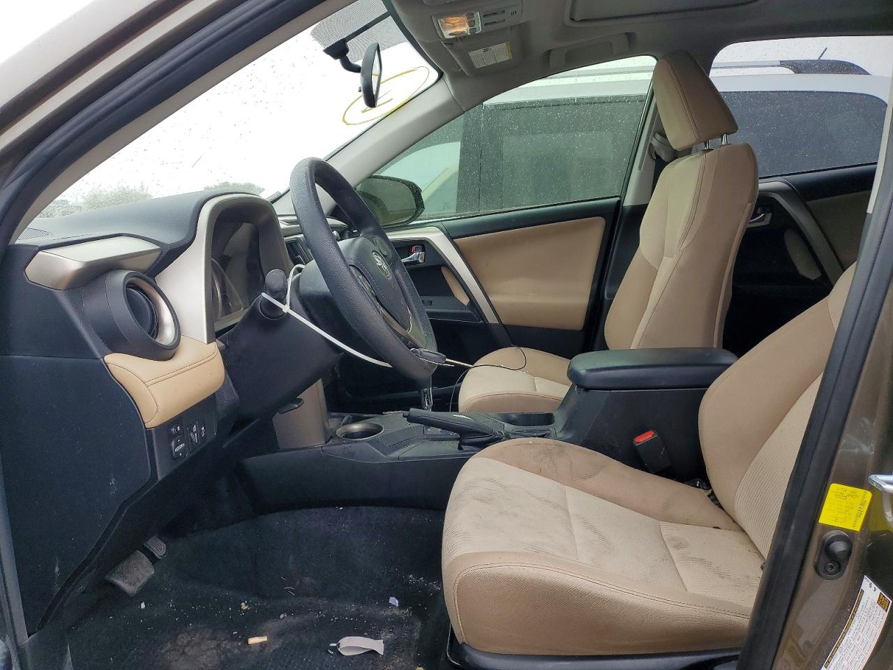 2015 TOYOTA RAV4 XLE photo 7