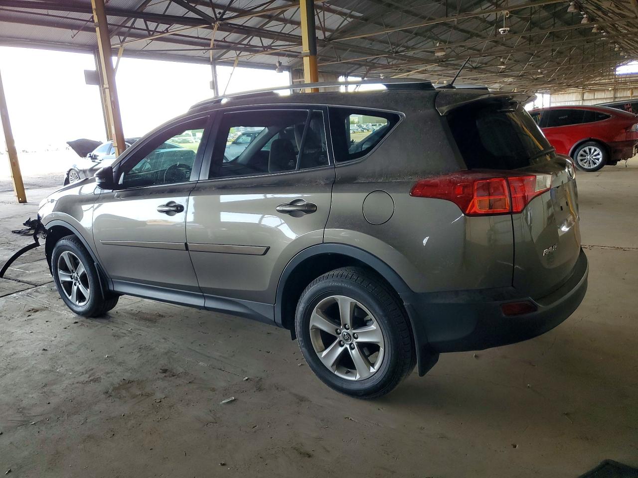 2015 TOYOTA RAV4 XLE photo 2