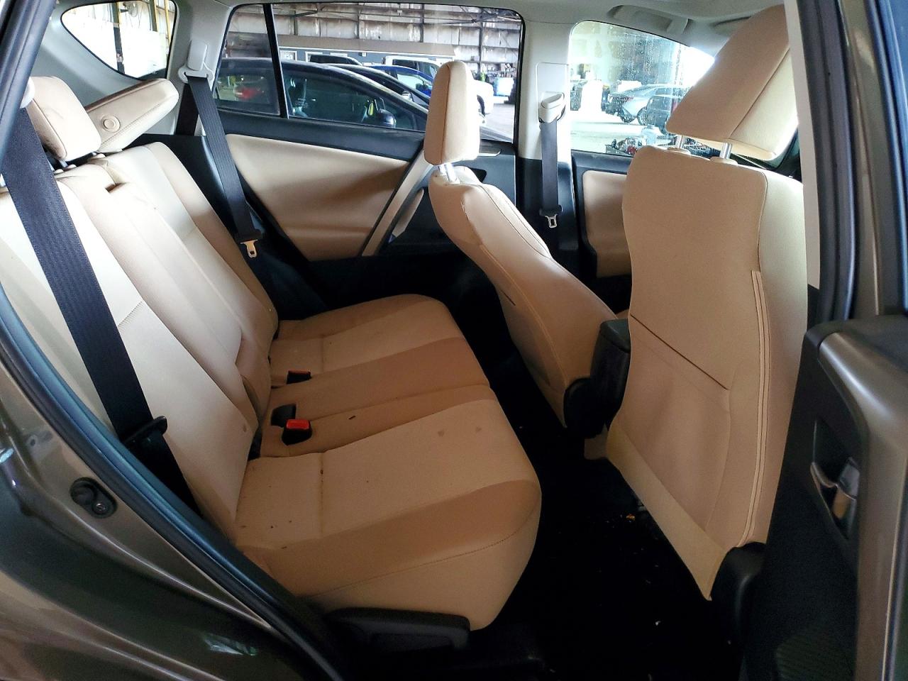 2015 TOYOTA RAV4 XLE photo 10