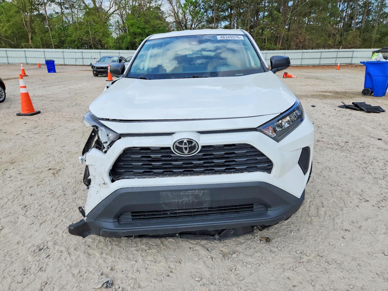 2022 TOYOTA RAV4 LE photo 9