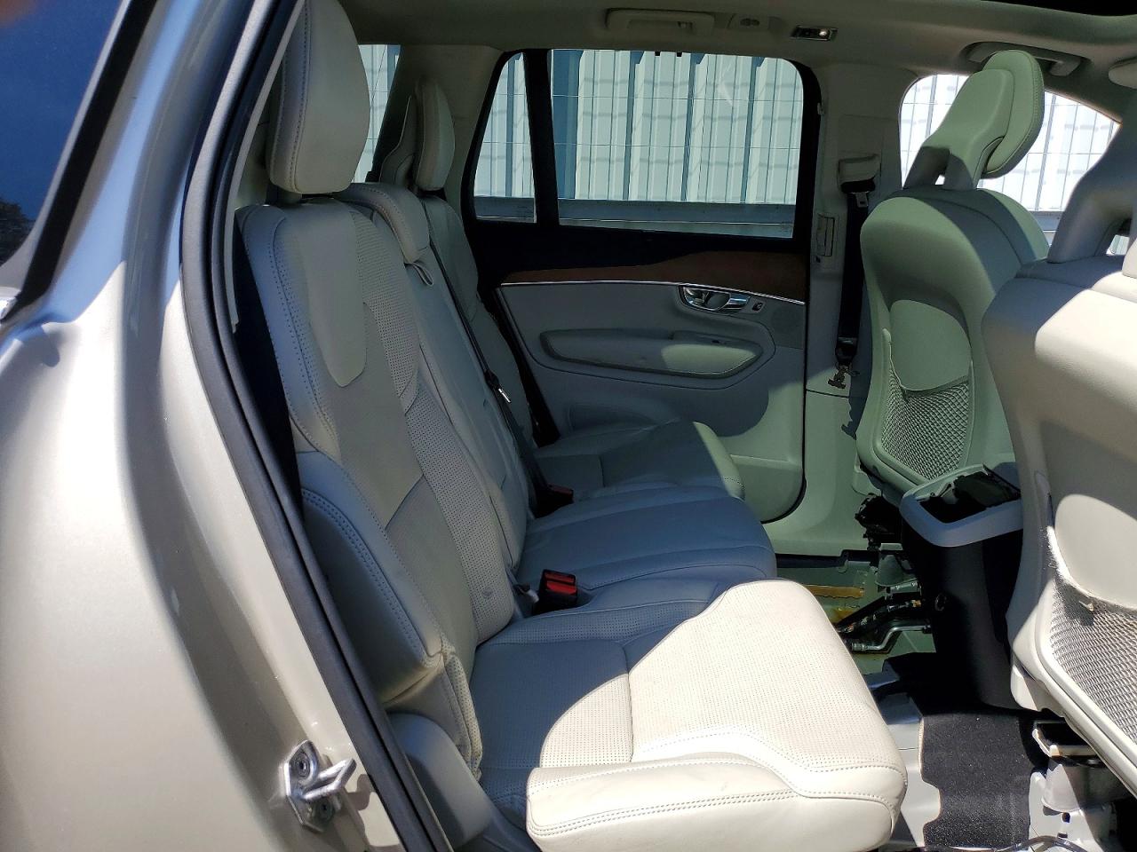 2016 VOLVO XC90 T6 photo 21
