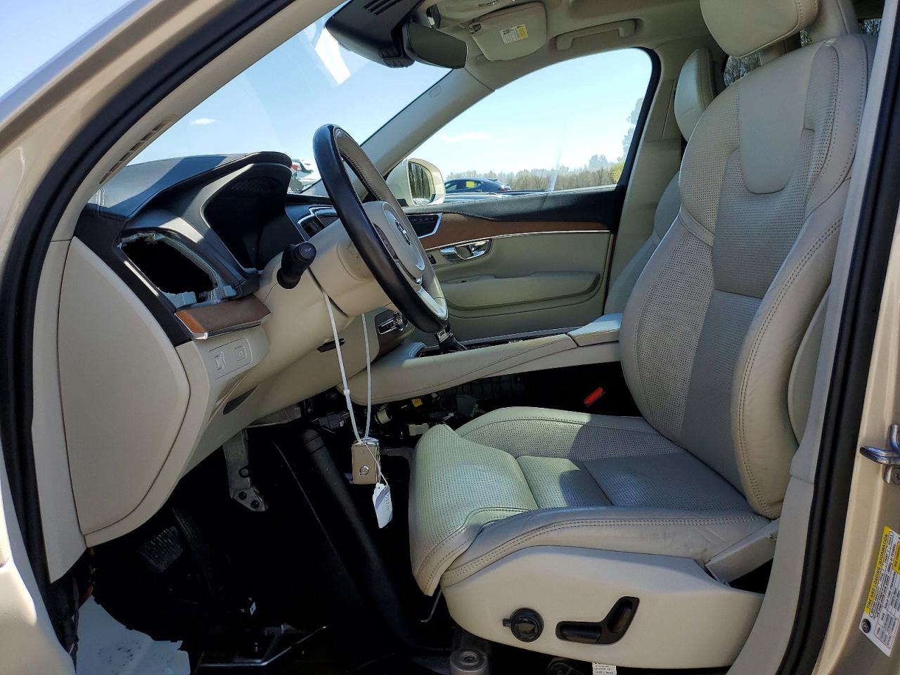 2016 VOLVO XC90 T6 photo 13