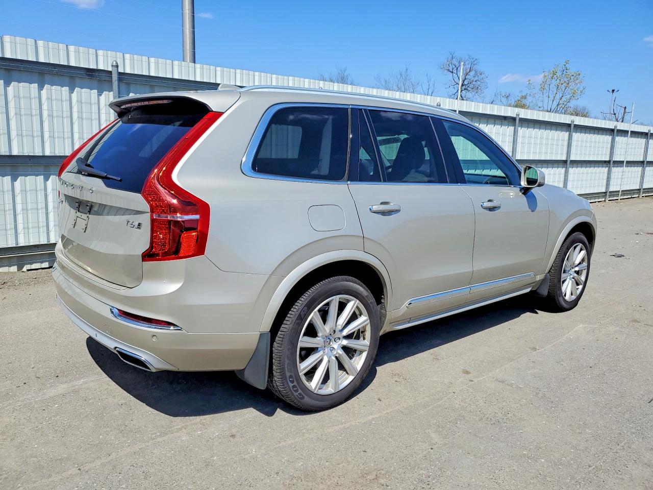 2016 VOLVO XC90 T6 photo 5