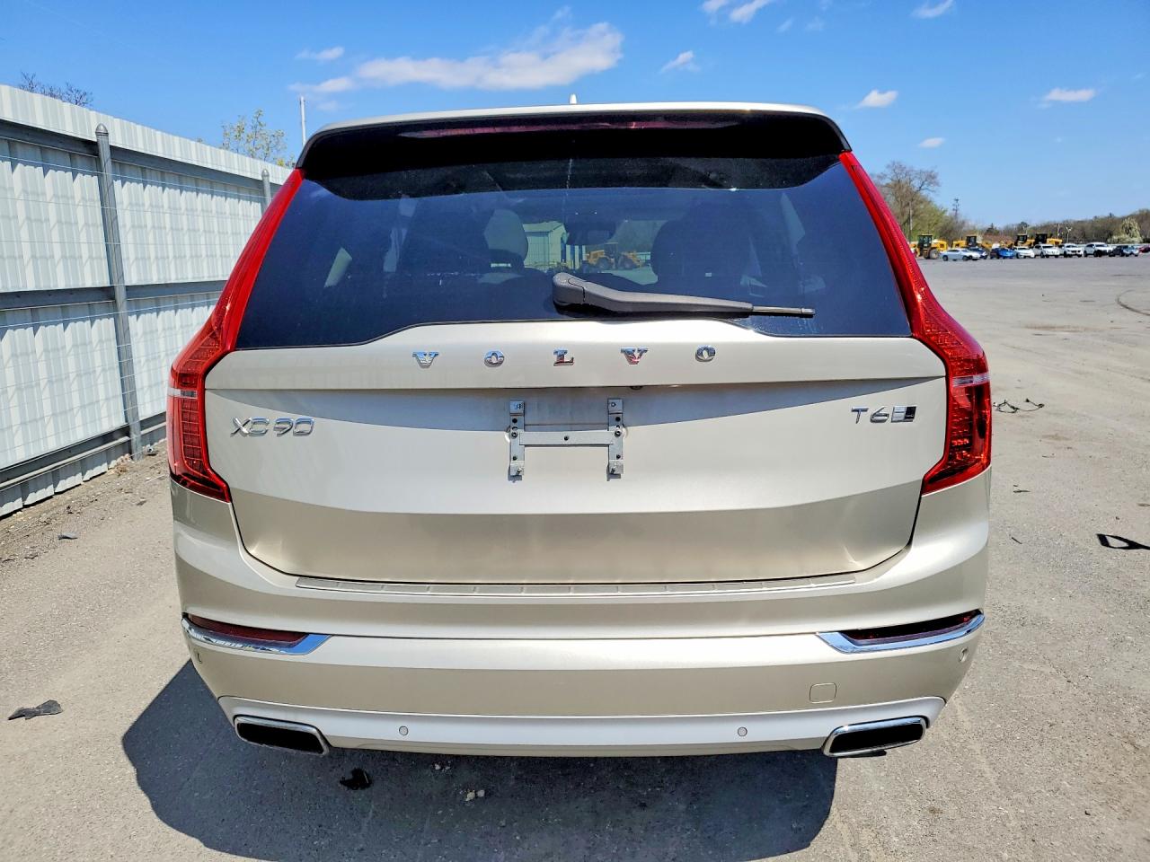 2016 VOLVO XC90 T6 photo 11