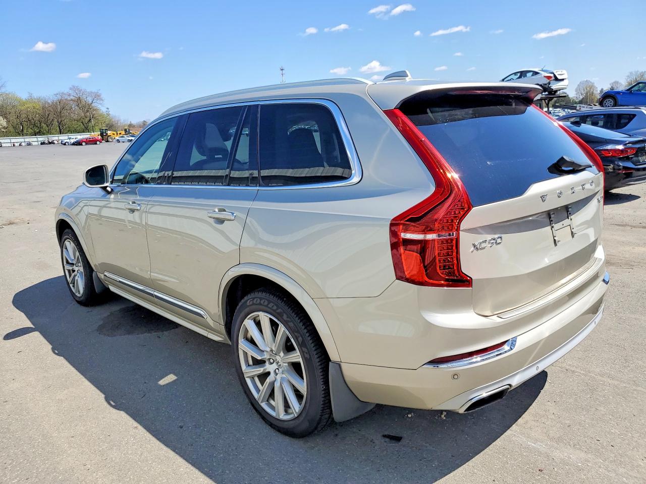 2016 VOLVO XC90 T6 photo 3
