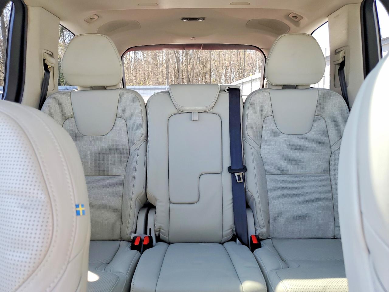 2016 VOLVO XC90 T6 photo 19