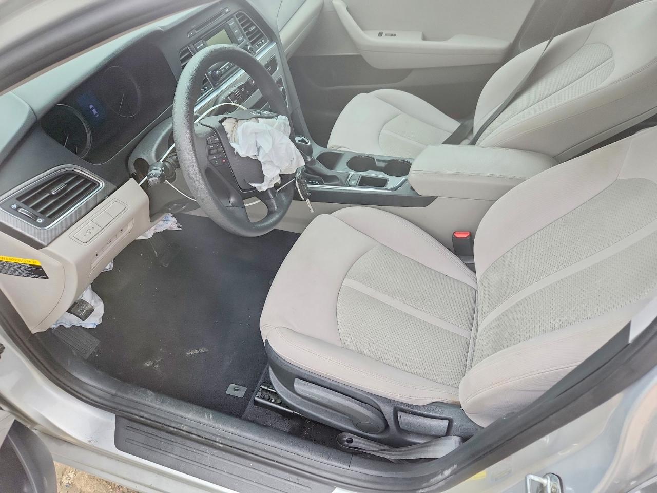 2017 HYUNDAI SONATA BASE photo 19
