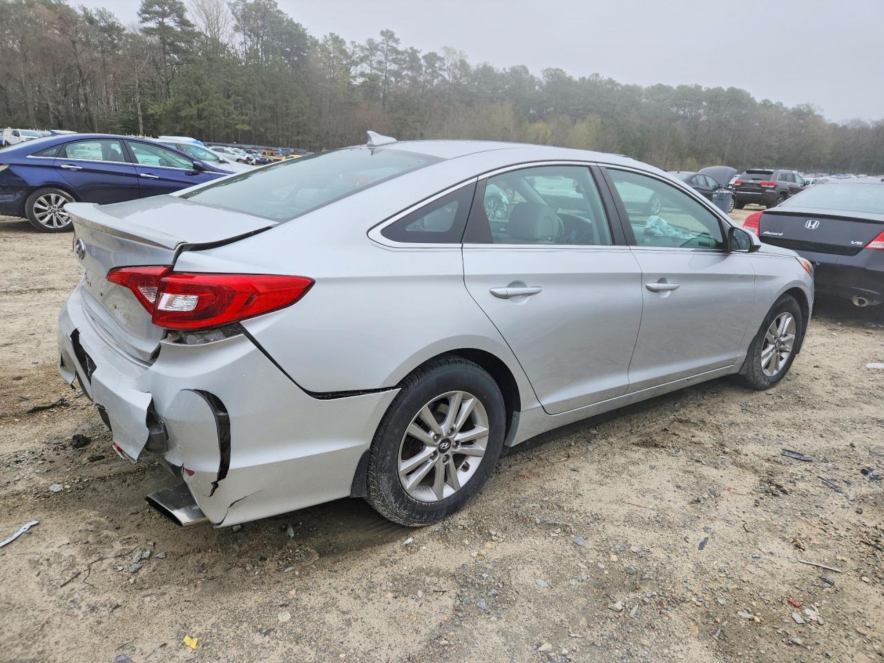 2017 HYUNDAI SONATA BASE photo 7