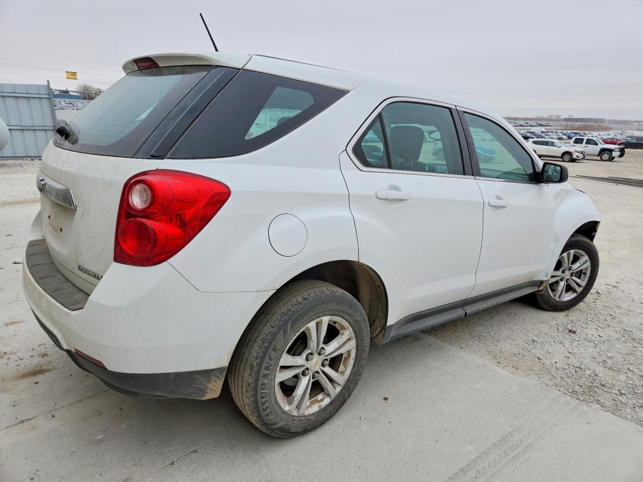 2014 CHEVROLET EQUINOX LS photo 5