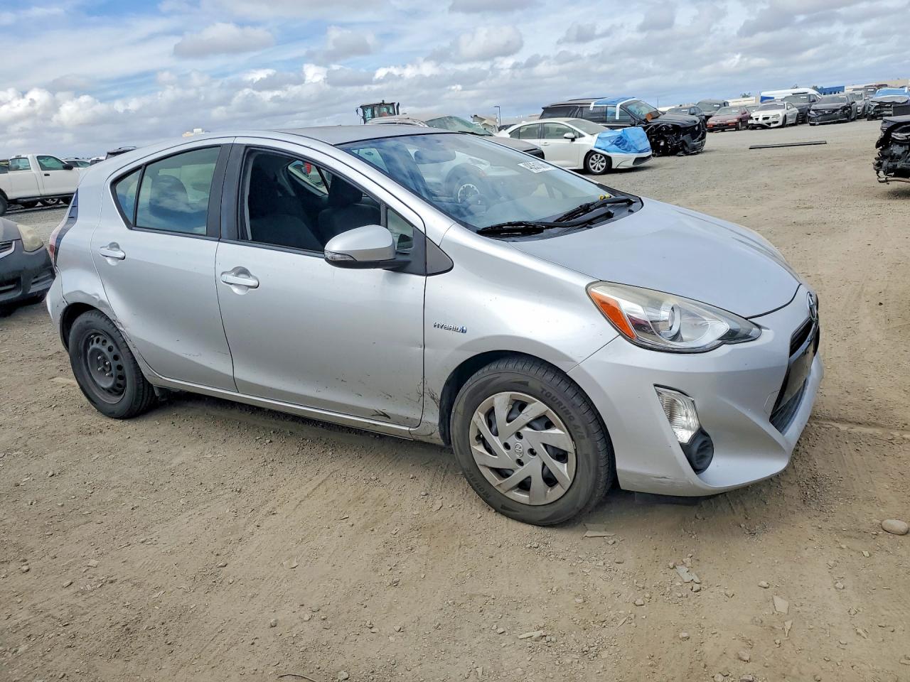 2015 TOYOTA PRIUS C TWO photo 10