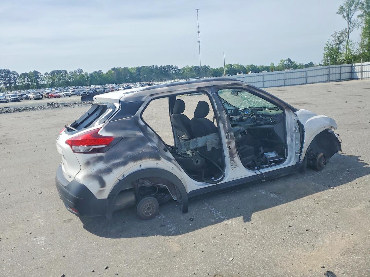 2019 NISSAN KICKS SV photo 5