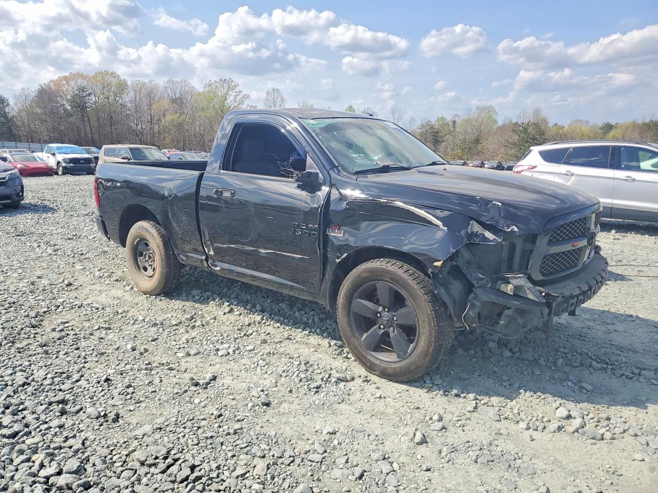 2016 RAM 1500 ST photo 7