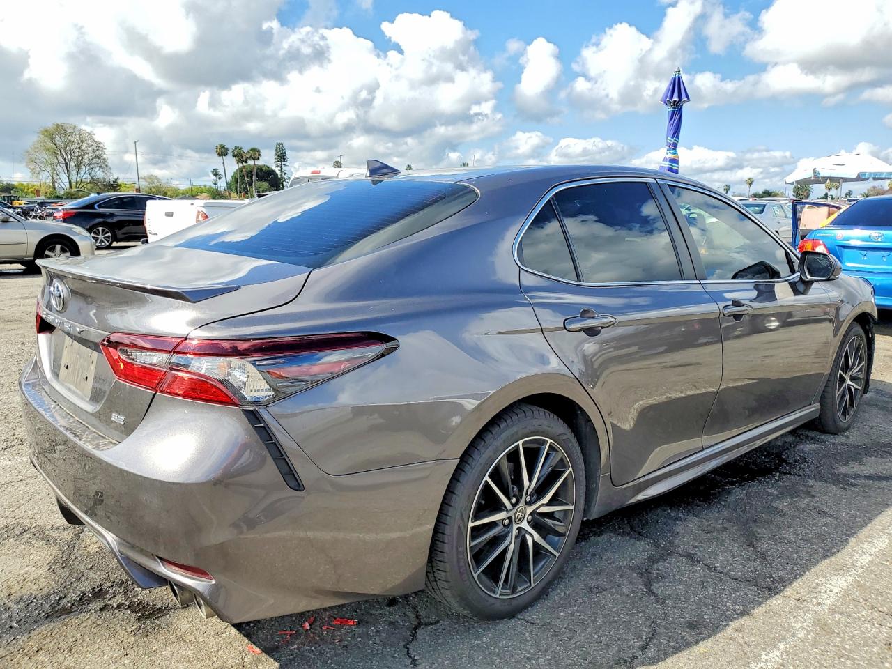 2023 TOYOTA CAMRY SE photo 3