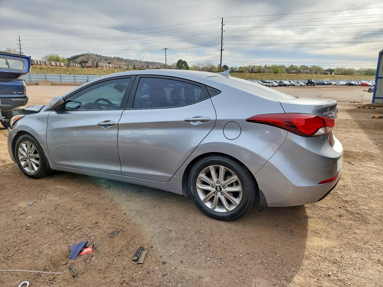 2015 HYUNDAI ELANTRA SE photo 4