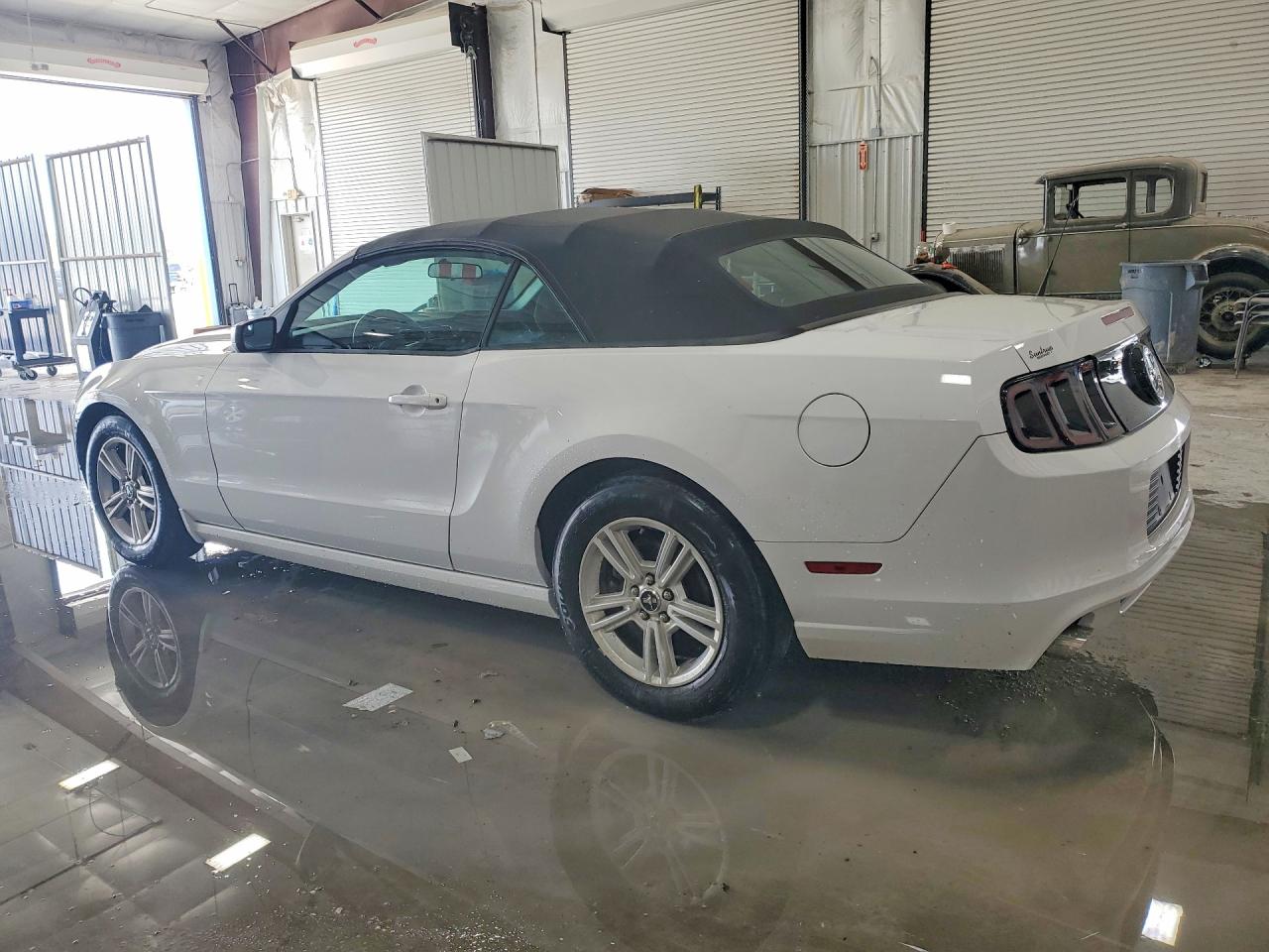 2014 FORD MUSTANG photo 3
