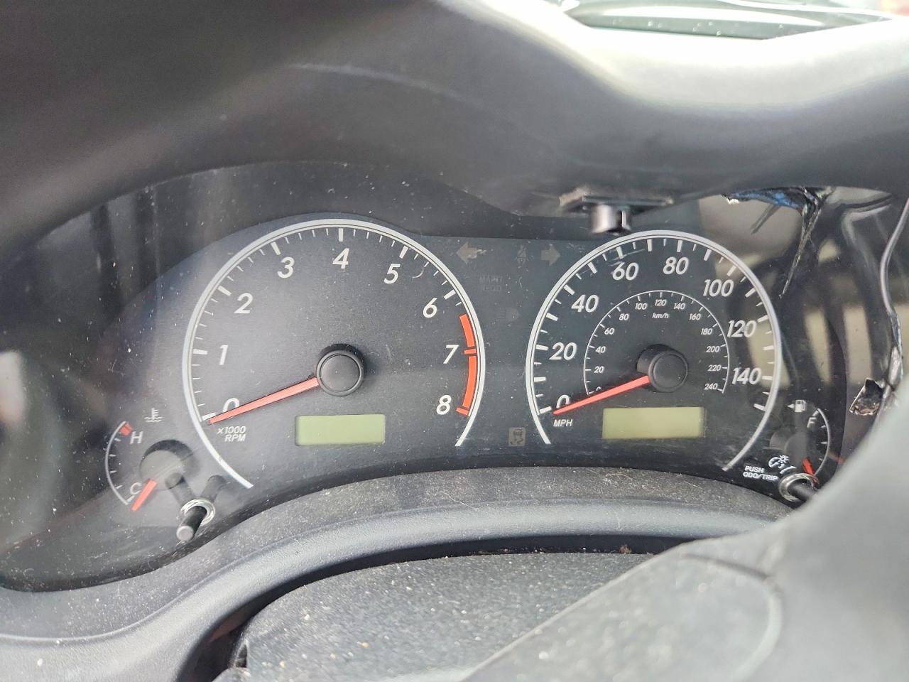 2013 TOYOTA COROLLA LE photo 25