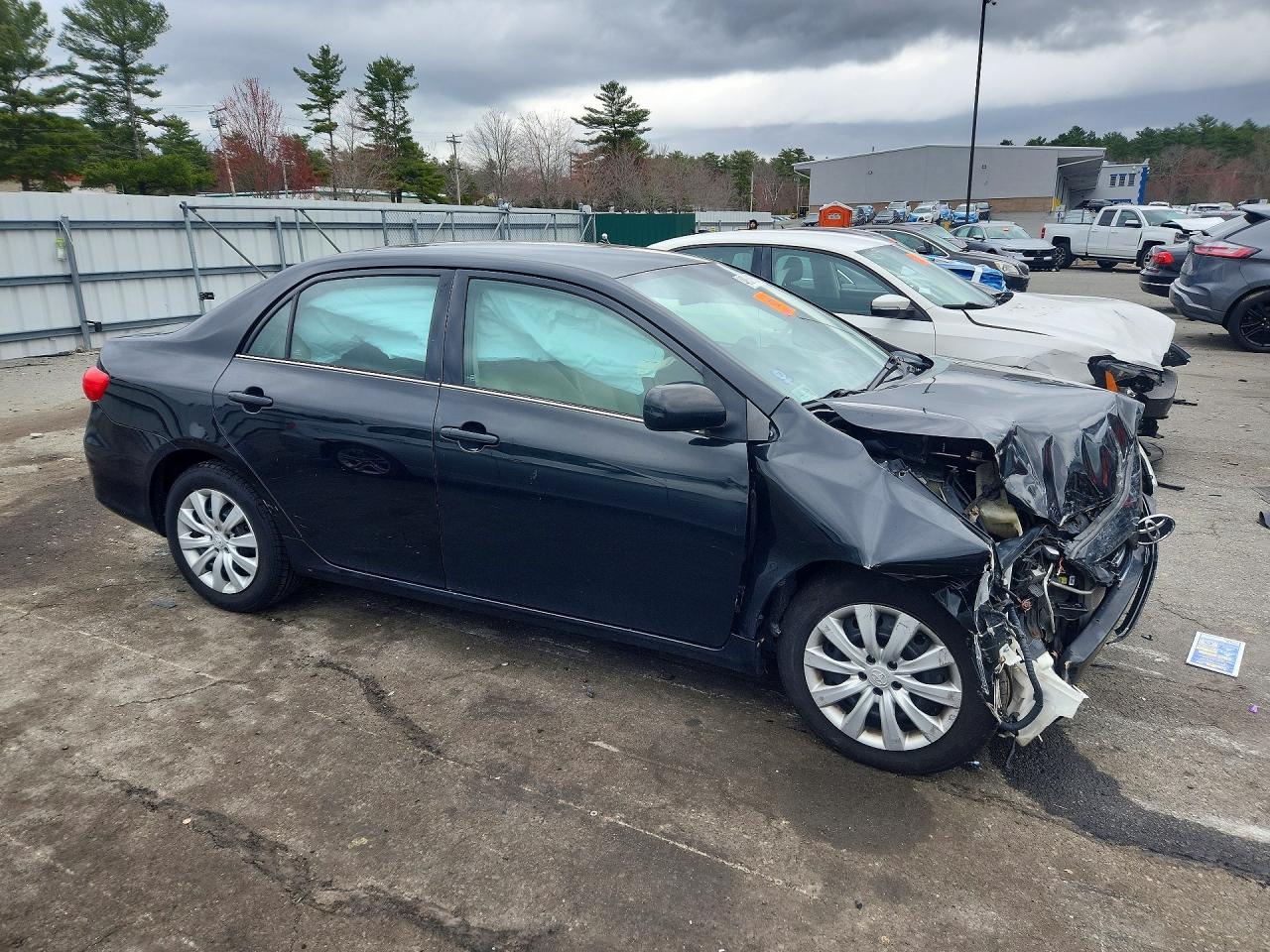 2013 TOYOTA COROLLA LE photo 10