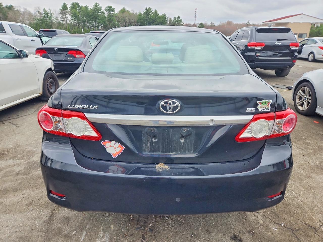2013 TOYOTA COROLLA LE photo 16