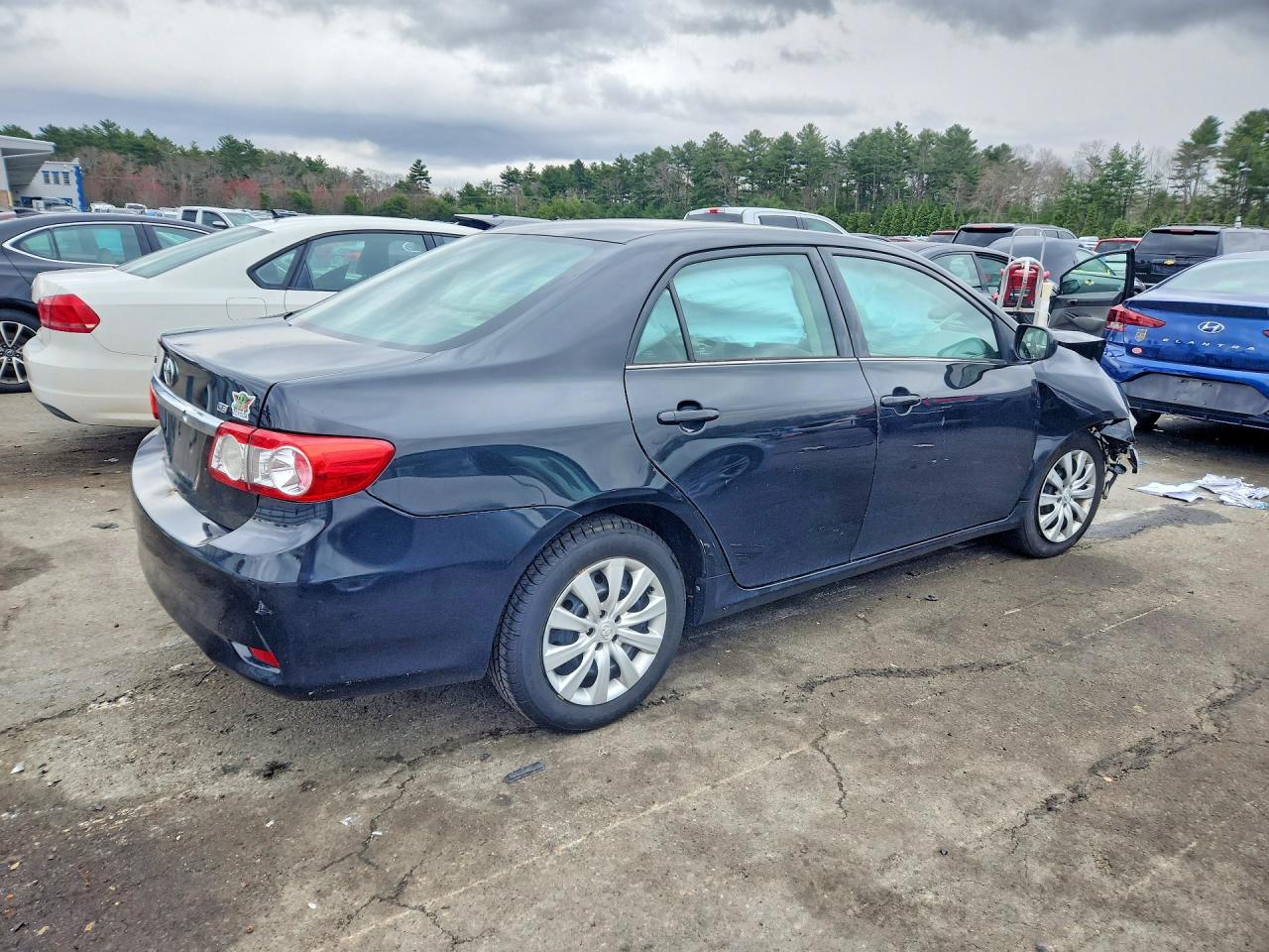 2013 TOYOTA COROLLA LE photo 7