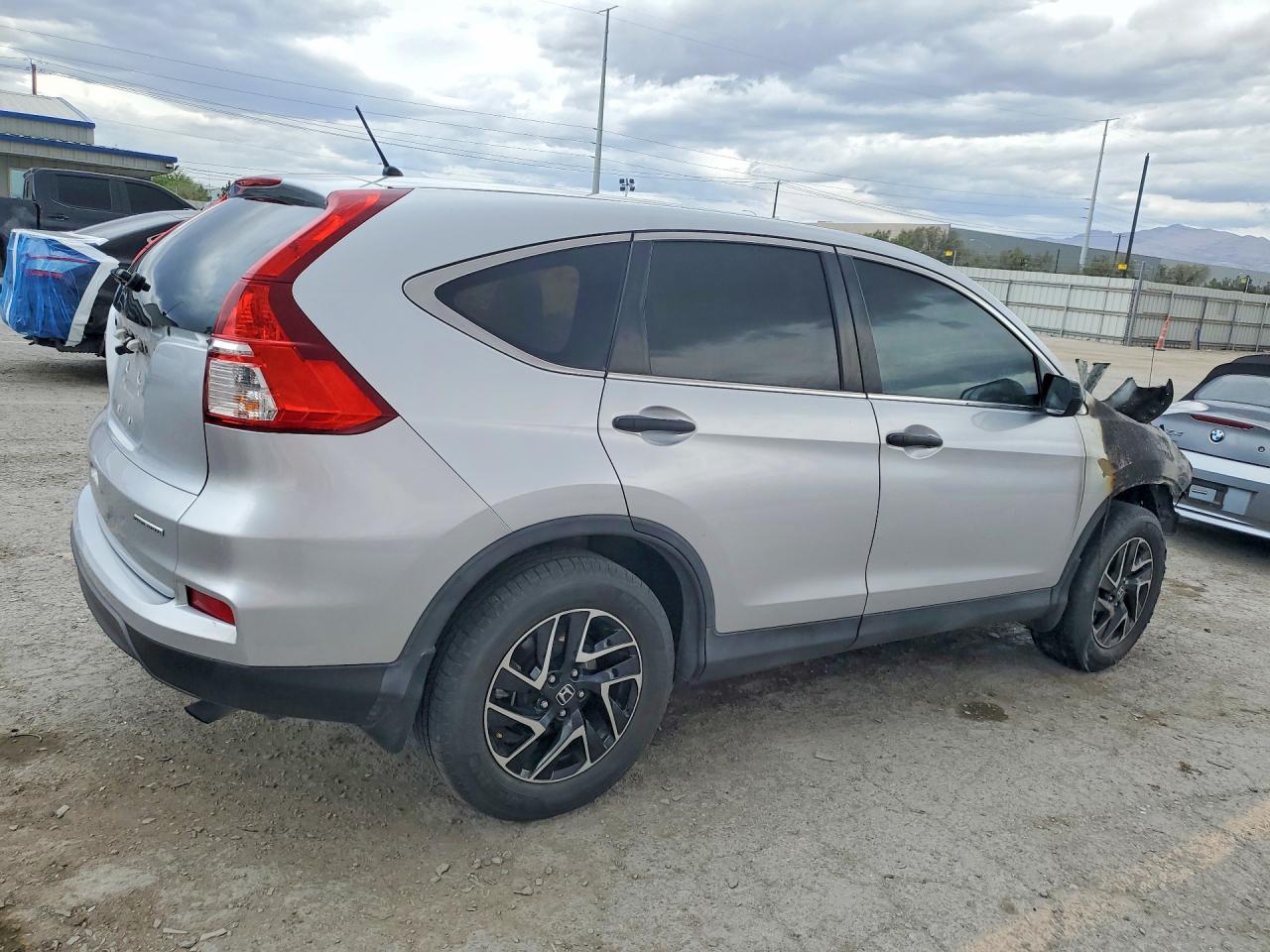 2016 HONDA CR-V SE photo 5