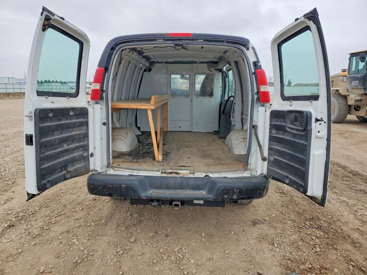2014 GMC SAVANA G3500 photo 10
