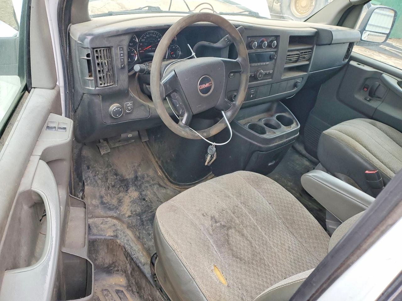 2014 GMC SAVANA G3500 photo 8
