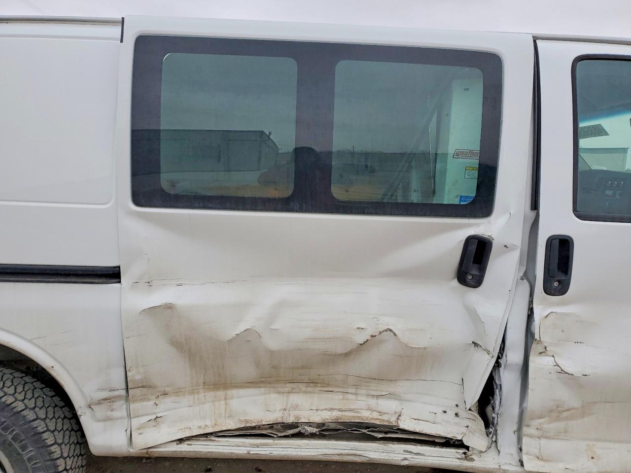 2014 GMC SAVANA G3500 photo 11