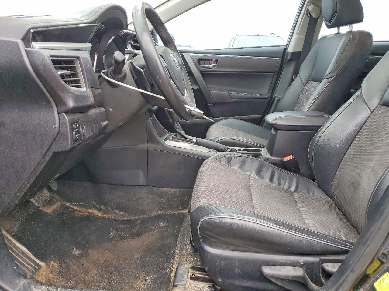 2015 TOYOTA COROLLA S PLUS photo 19