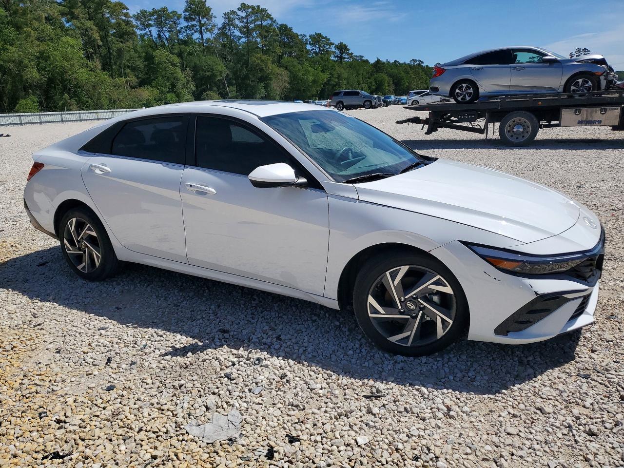 2024 HYUNDAI ELANTRA SEL photo 7
